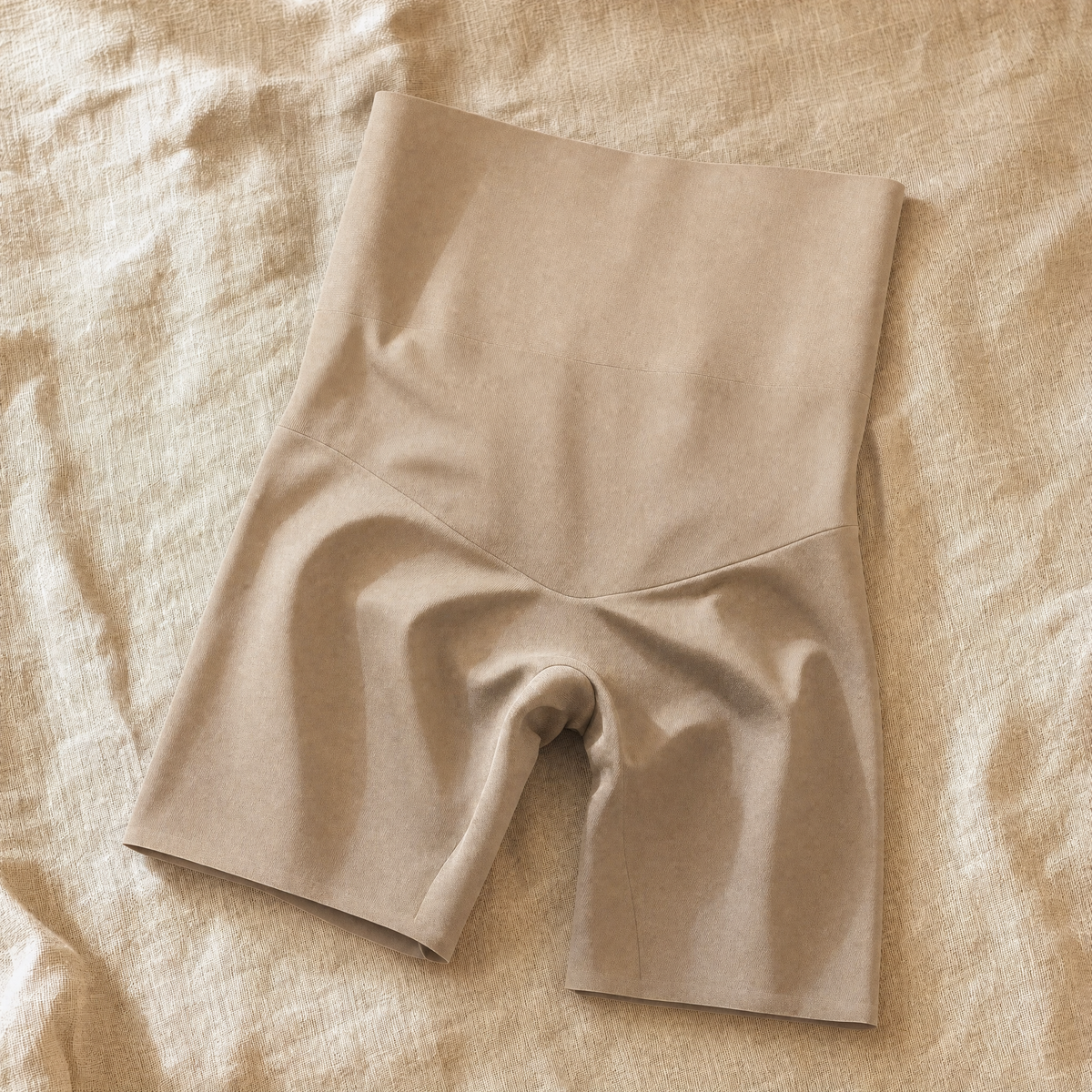 La Liberté, short sculptant – coloris beige